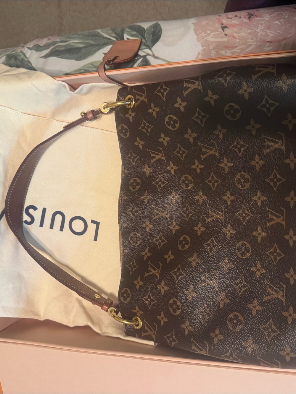 Authentic Louis Vuitton Graceful PM Shoulder Bag in Monogram canvas - Picture 4 of 11
